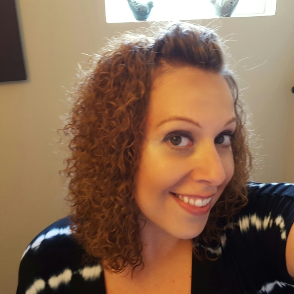 Meet your Posher, Jennifer - Picture 1 of 1